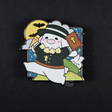 Lade das Bild in den Galerie-Viewer, Vampirjäger Bun – Buns mit Jobs | Enamel Pin