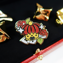 Lade das Bild in den Galerie-Viewer, Krone der Königin - BunBun im Wunderland | Enamel Pin