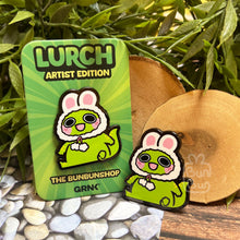 Lade das Bild in den Galerie-Viewer, Lurch Bun | Official GRNK Shop x  TheBunBunShop | Enamel Pin
